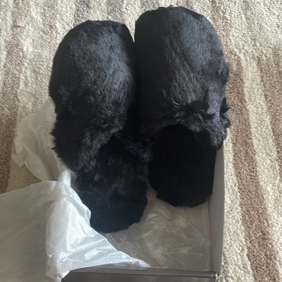 NIB Vionic Women's Black Gemma Plush Mule Slipper, Black, 7 - Picture 3 of 7